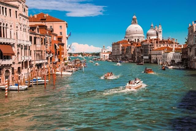 The-Very-Best-Chruches-and-Cathedrals-in-Venice-Header-Image