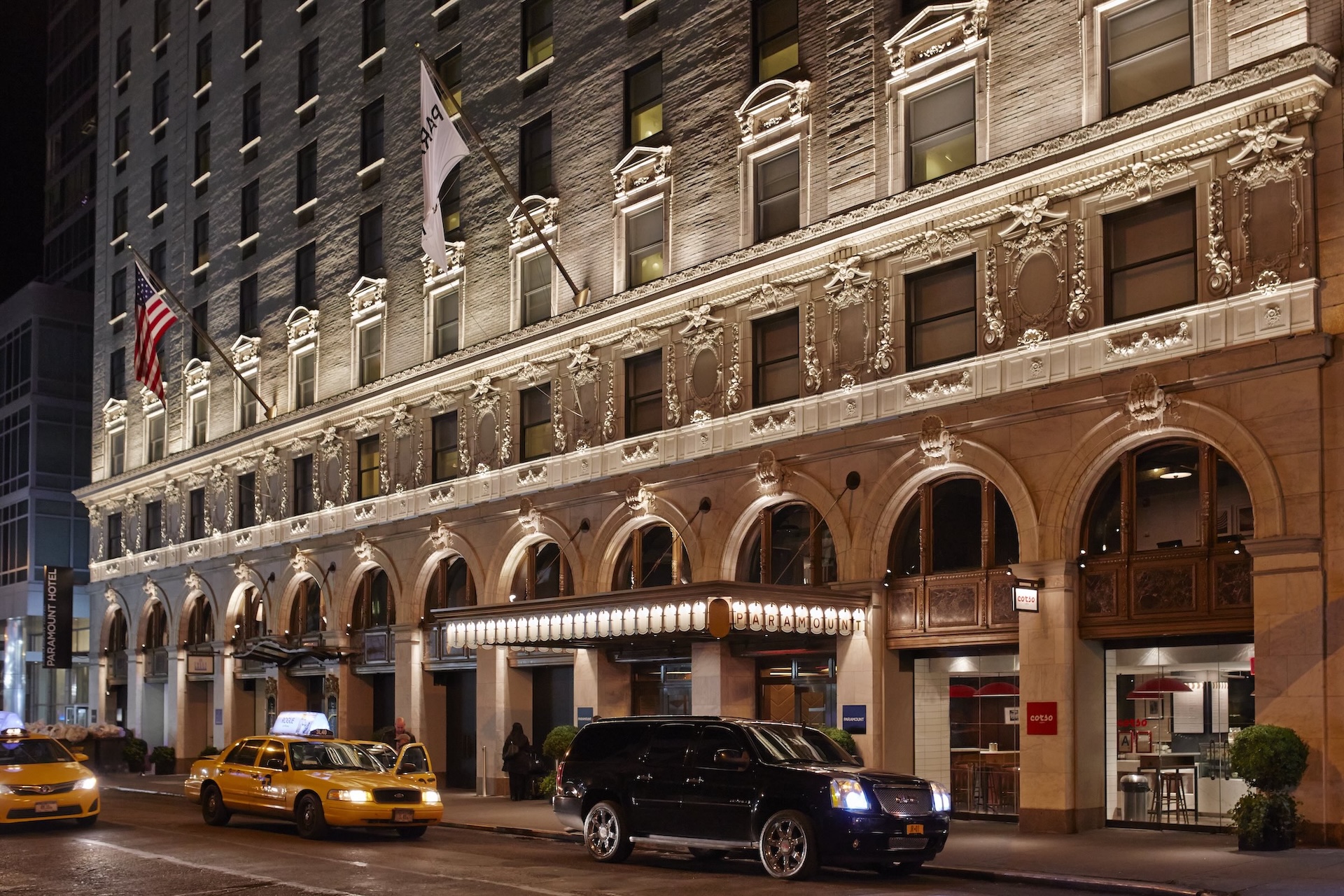 How Old to Book a Hotel in New York: Age Requirements