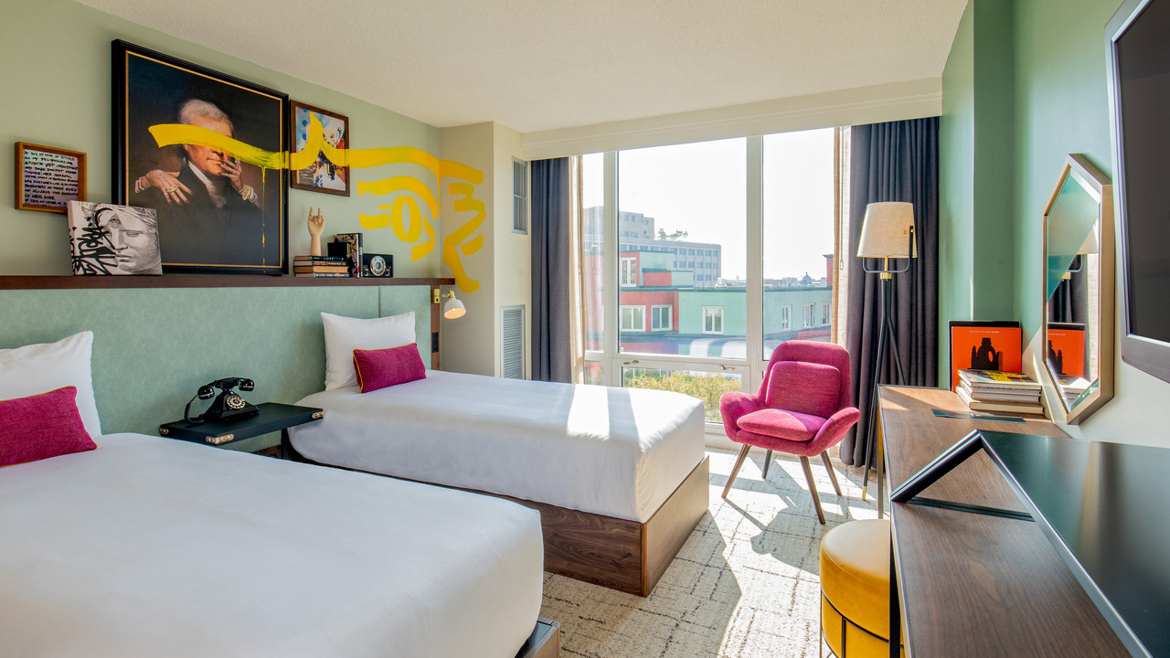 https://staygenerator.com/getmedia/2f3e917f-fd6c-4338-b299-52020076a85b/generator-washington-dc-hostel-superior-twin-room-1280x720.jpg?ext=.jpg&height=720&width=1280