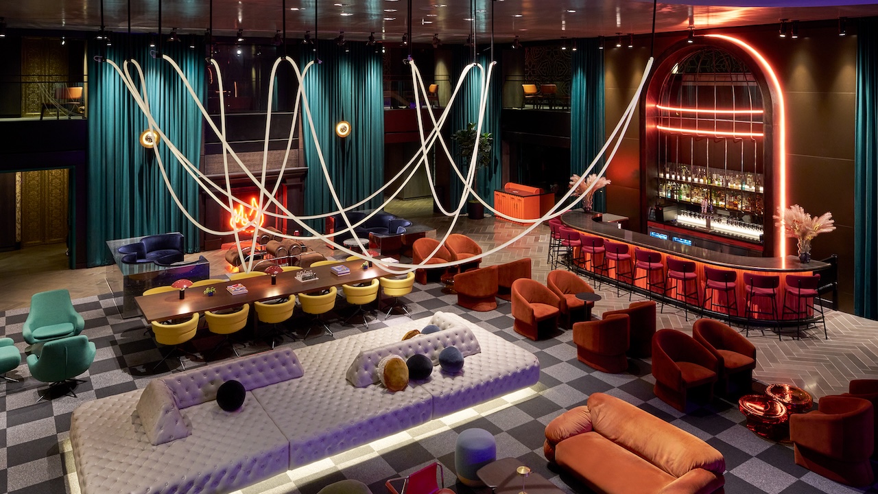 Paramount Times Square lobby