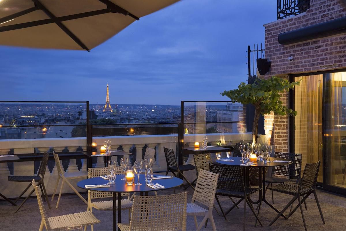 rooftop restaurants with a view paris