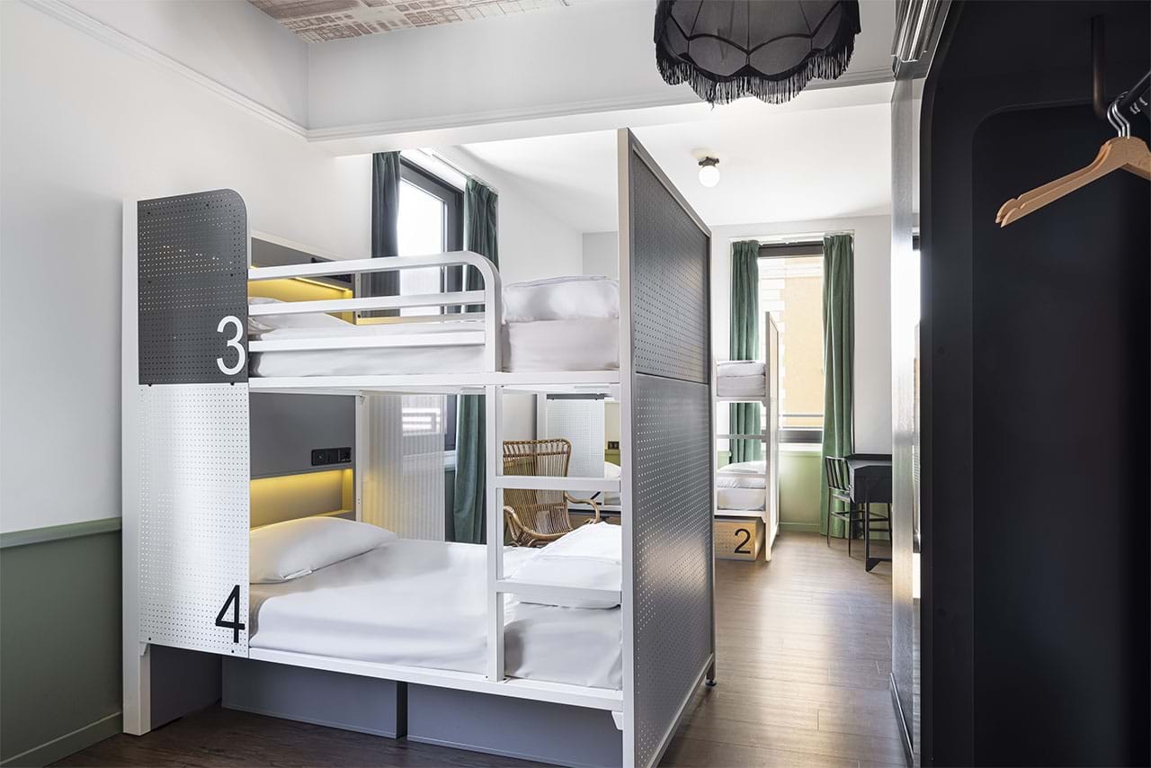Private 8-bed Room