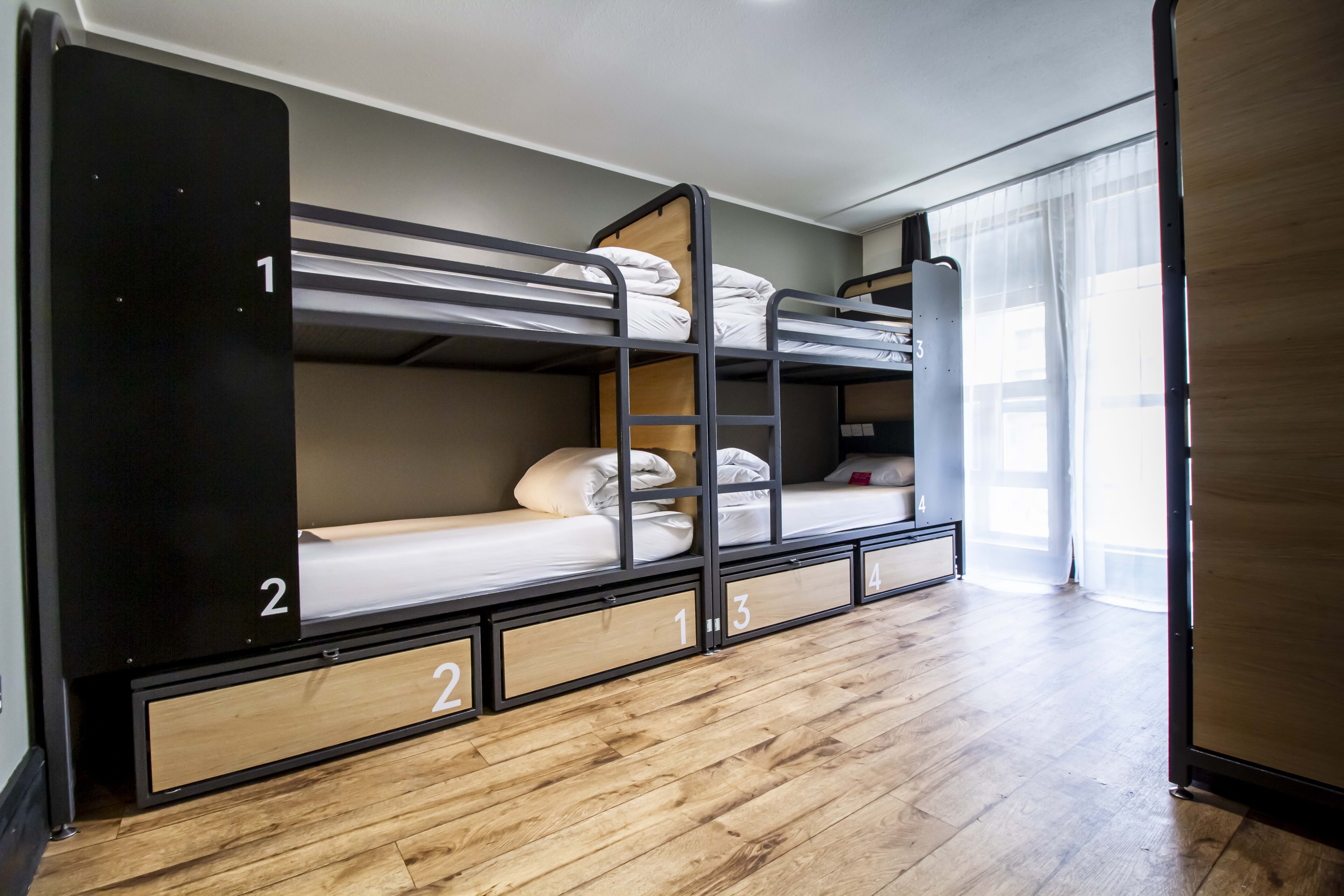 Privat 6-sengs kvindeværelse – med eget badeværelse