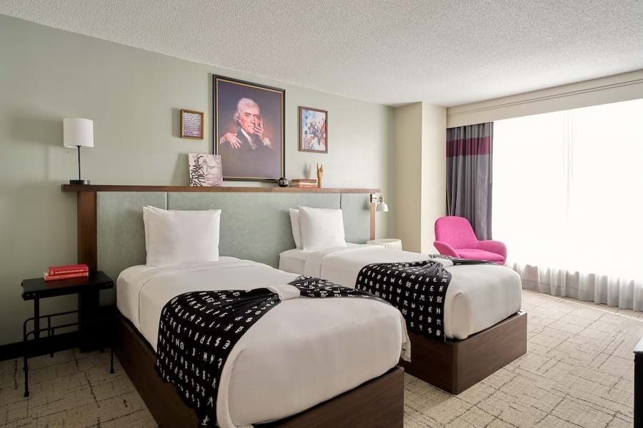 Superior dubbelrum med tv&#229; s&#228;ngar