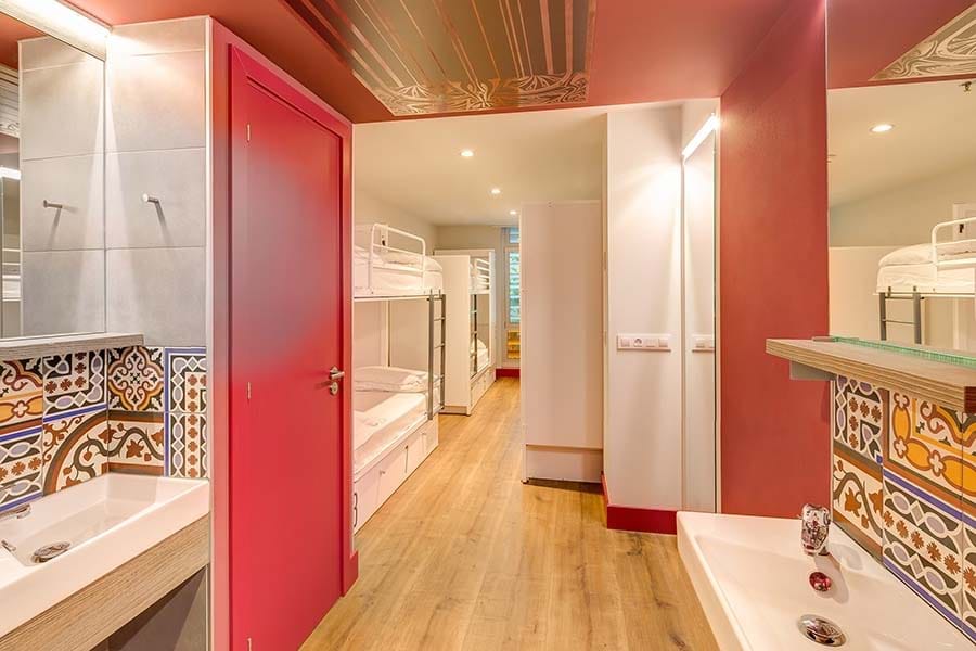 Priv&#233;kamer met 8 bedden 