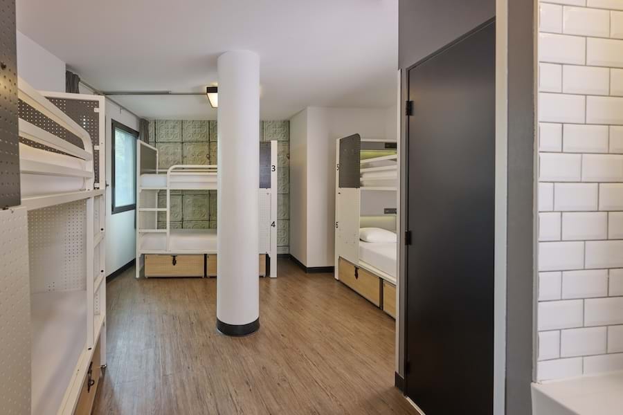 Privates 6-Bett-Zimmer