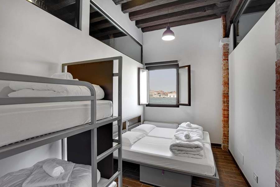 Privates 4-Bett-Zimmer